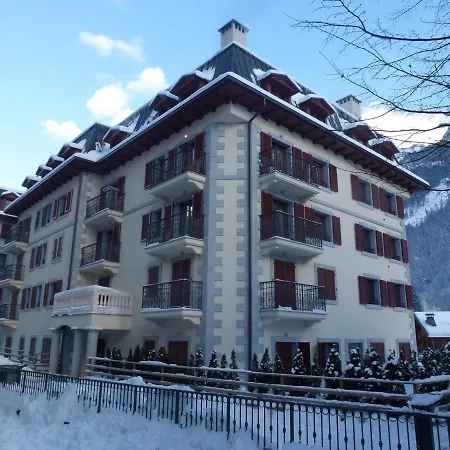 Bel Avec Parking Et Wifi Au Centre De - Fr-1-343-187 Apartment Chamonix